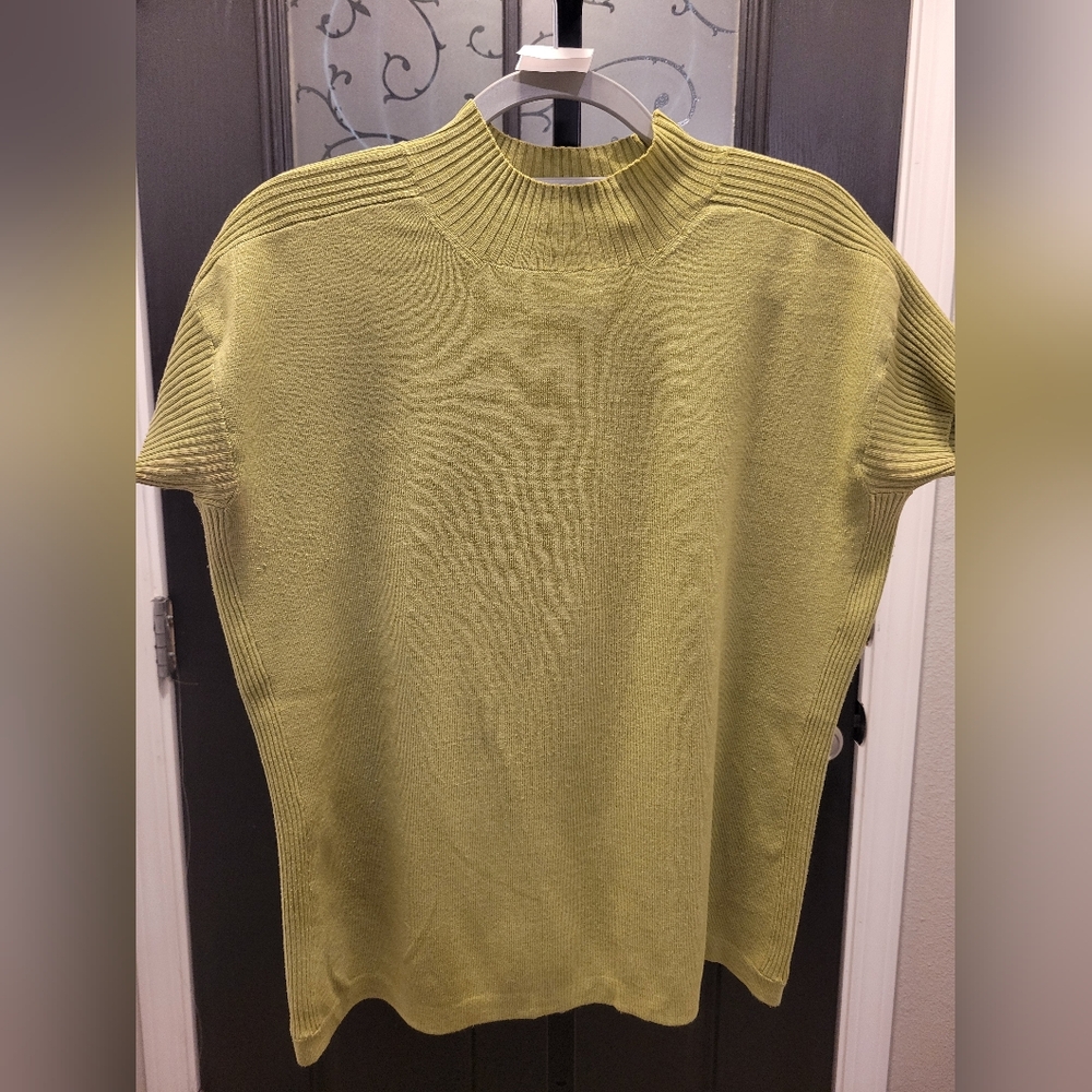 🥶Silk blend yellow/green top